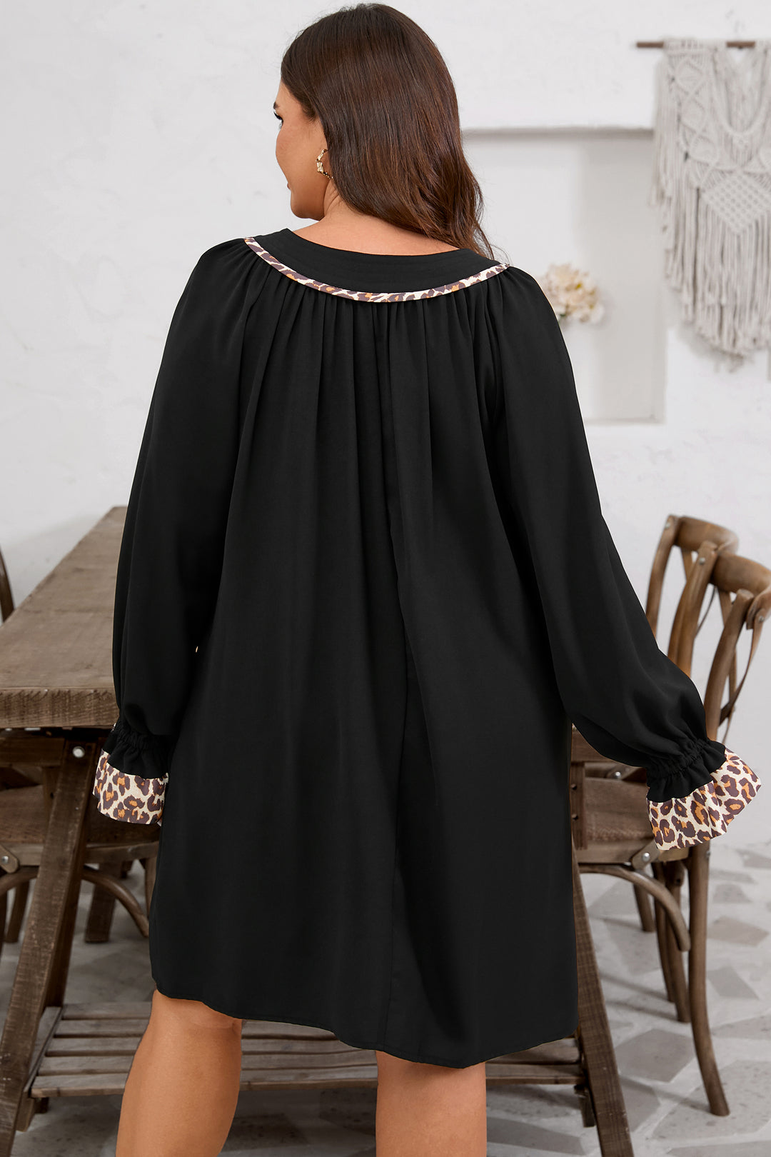 Black Plus Size Notched Neck Leopard Trim Flounce Long Sleeve Shift Dress