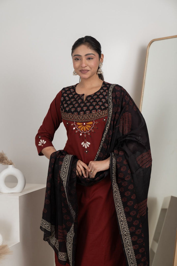 Printed Kurta Set with Dupatta Elegant Ethnic Wear