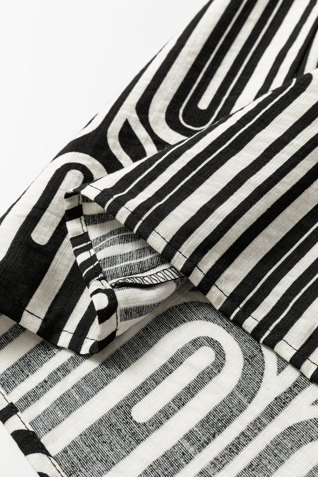Black Geometric Print Contrast Scallop Color Block Patchwork Short Sleeve Blouse