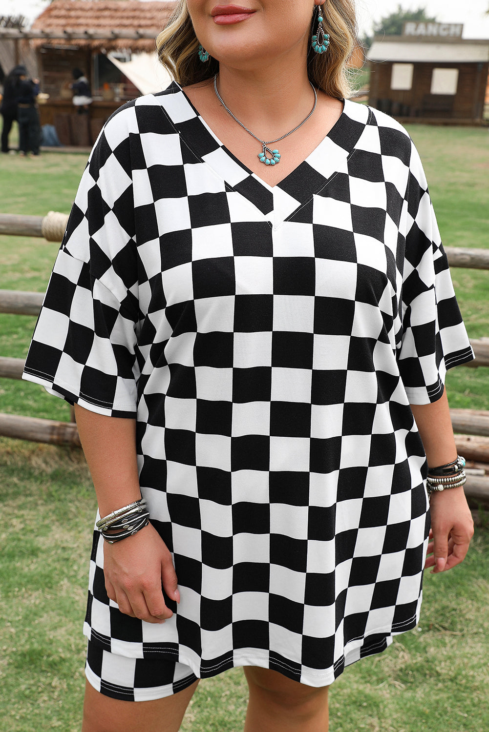 Black Checkered Pattern Tee and Shorts Plus Size Two Piece Set