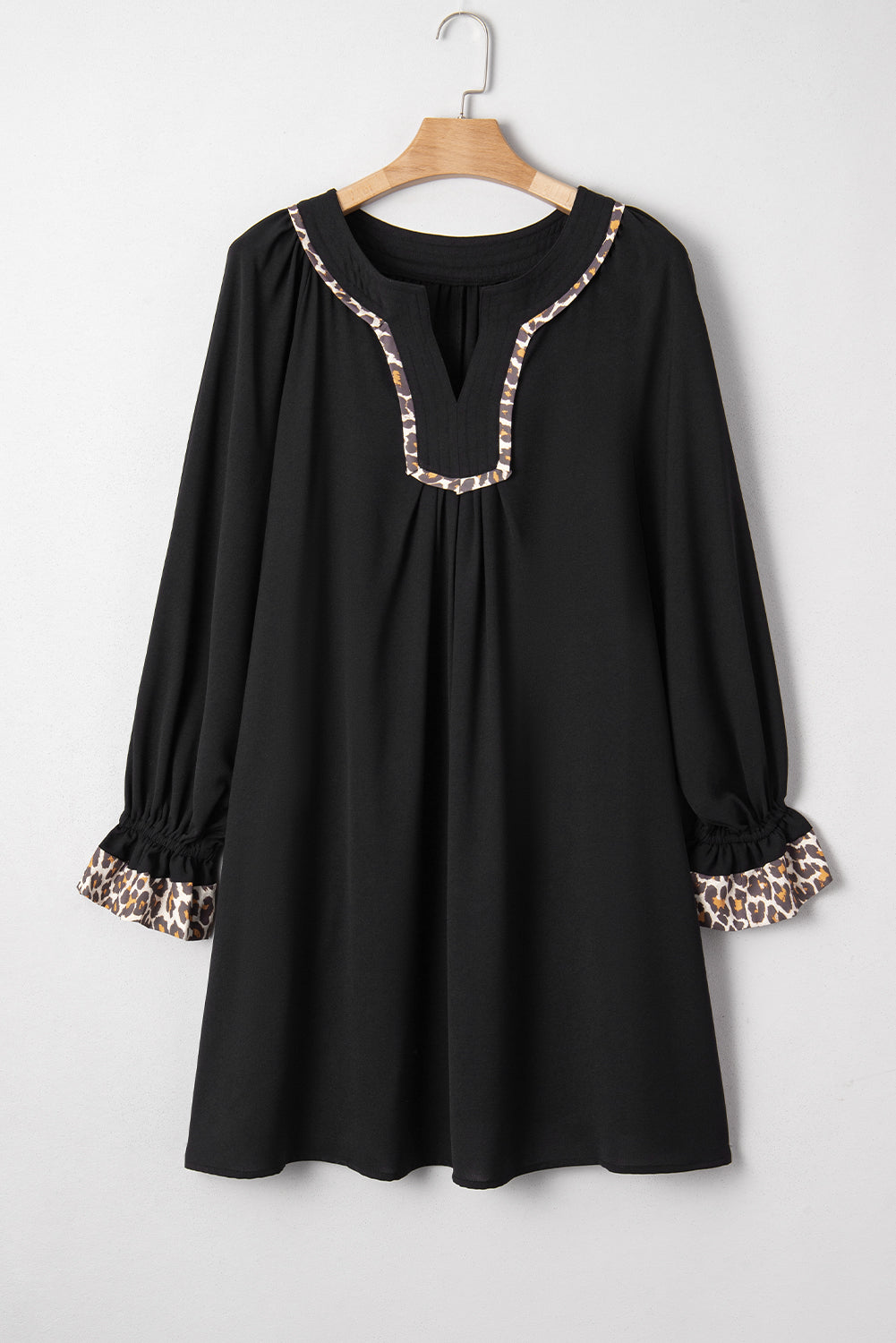 Black Plus Size Notched Neck Leopard Trim Flounce Long Sleeve Shift Dress