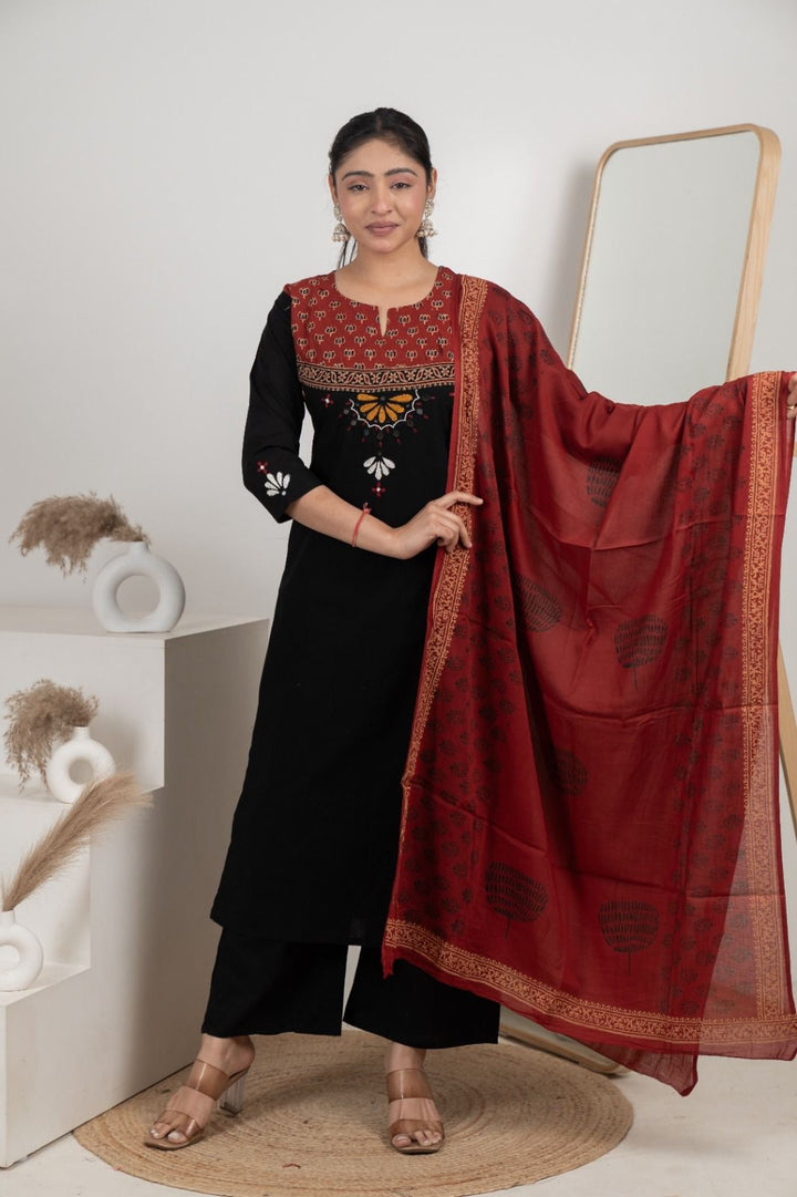 Printed Kurta Set with Dupatta Elegant Ethnic Wear